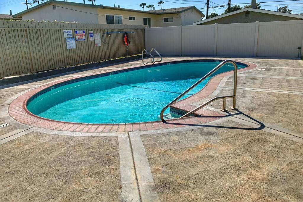 City Center Villa - Pool, Patio & Close To Beach! Huntington Beach Exterior photo